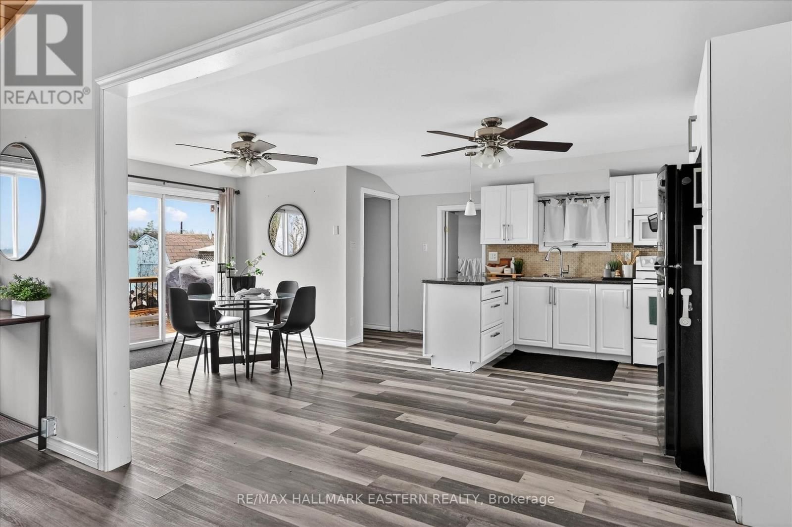 252 LAKE ROAD Image 15