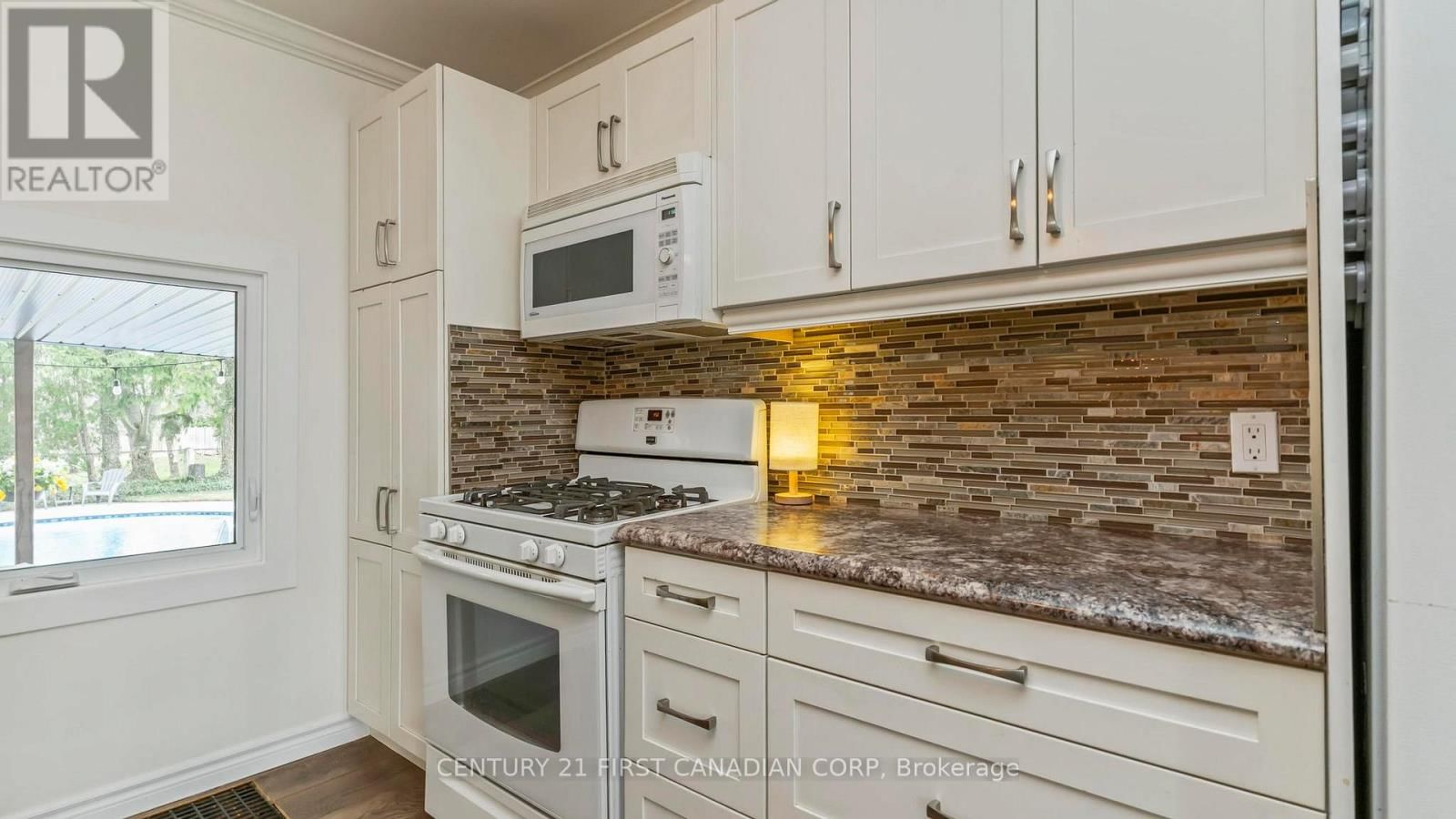 79 BROADWAY AVENUE Image 13