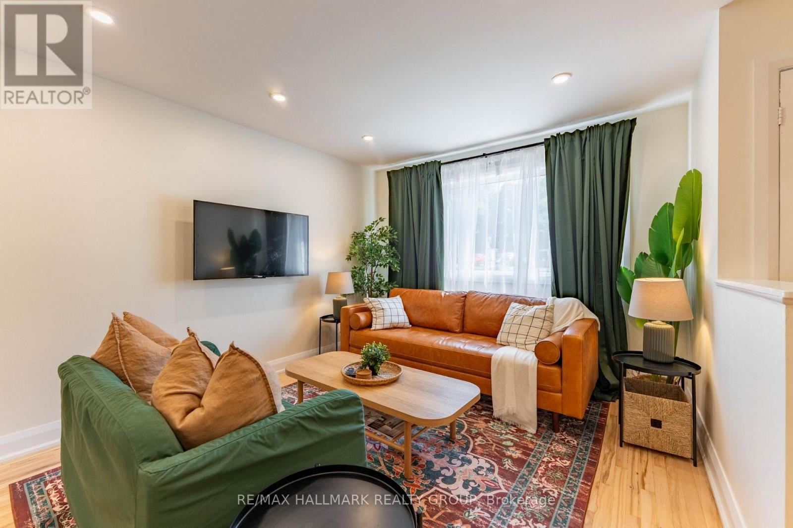 820 GRENON AVENUE Image 16