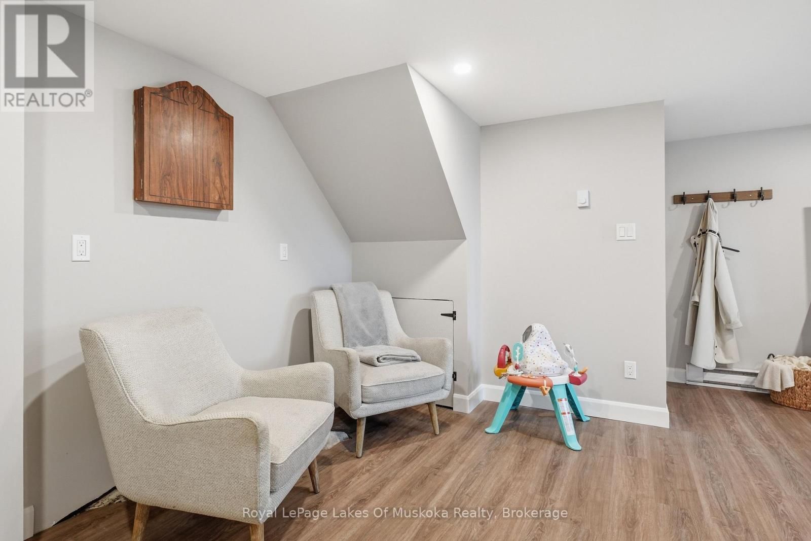 12 MANOMINEE STREET Image 20