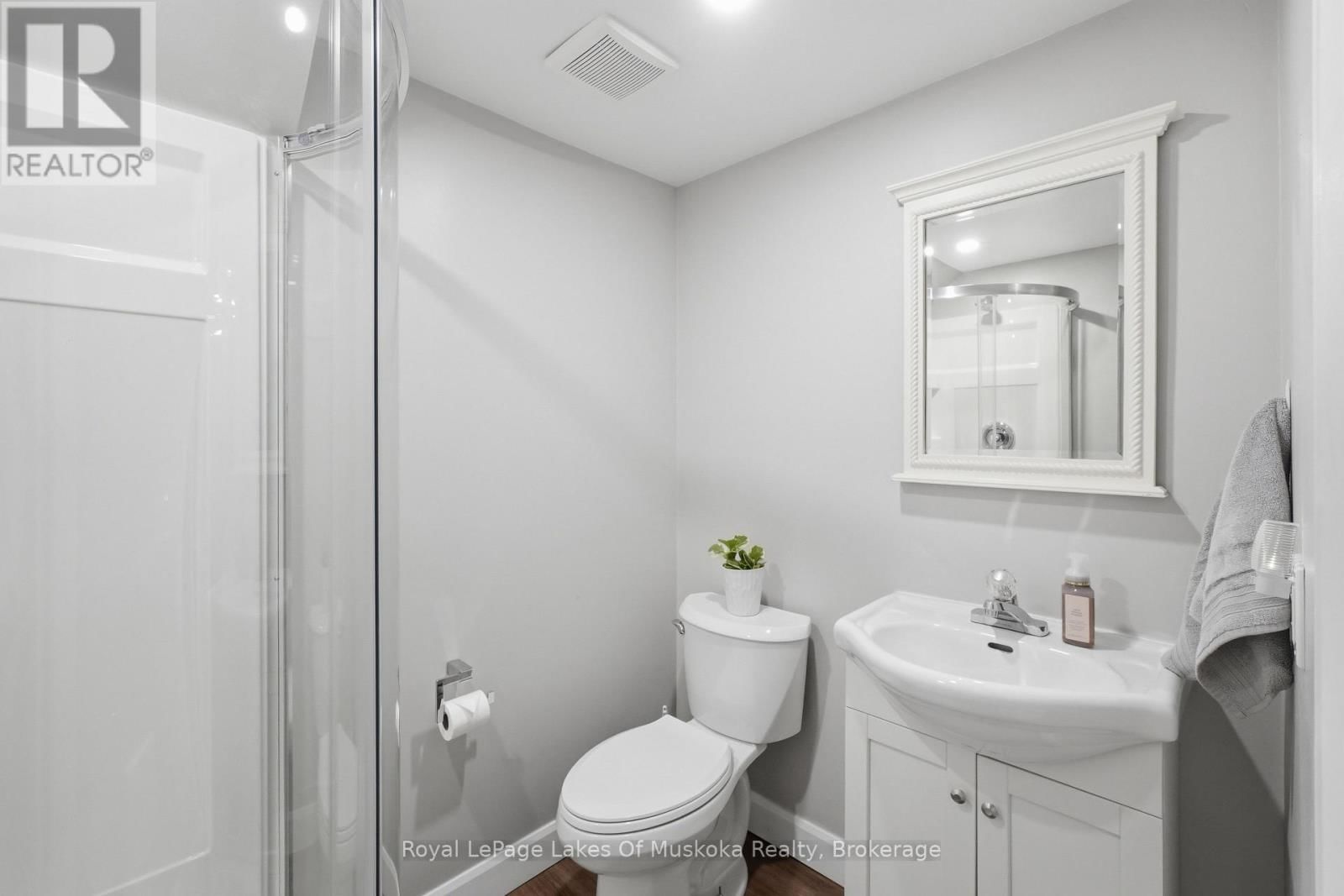 12 MANOMINEE STREET Image 22