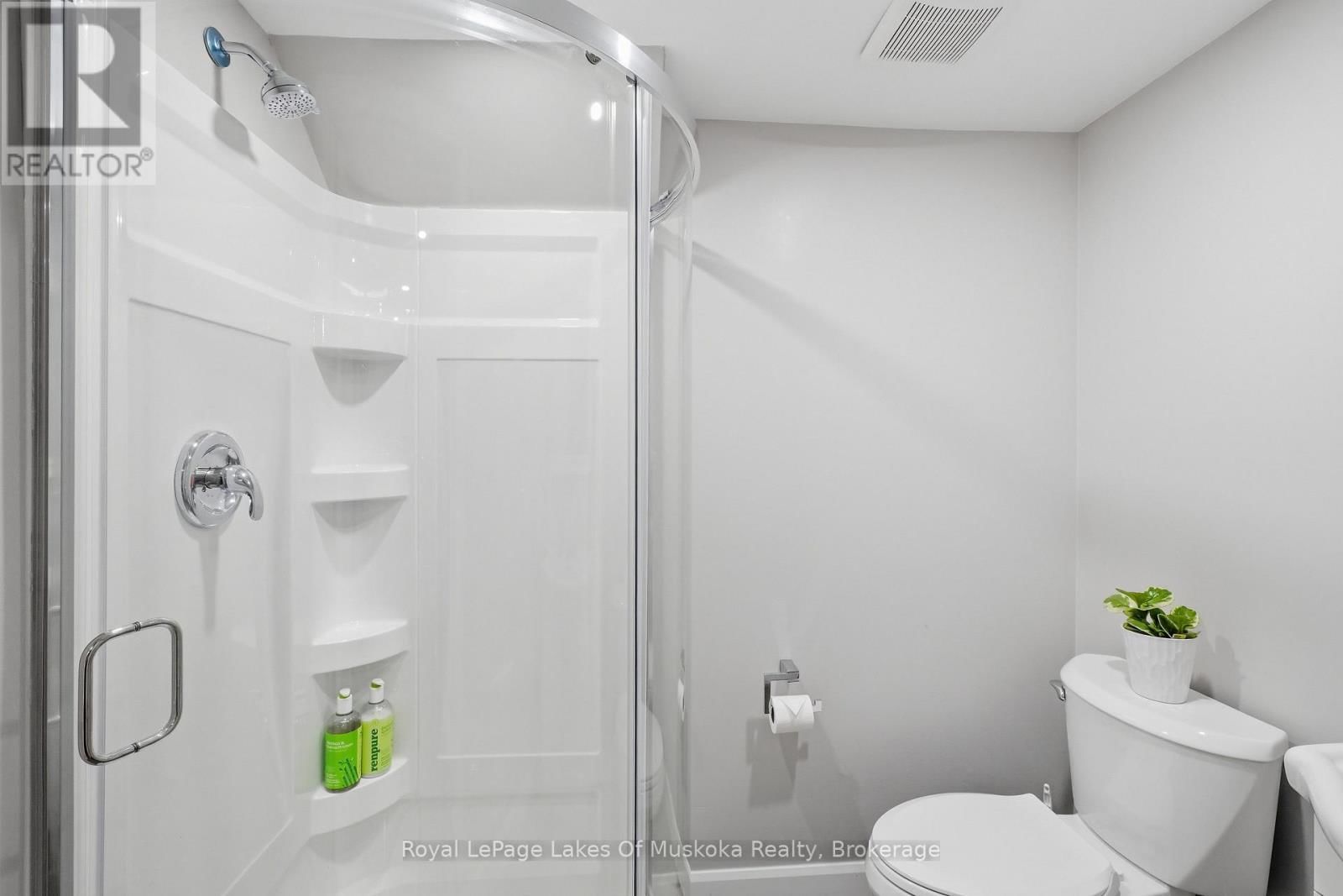 12 MANOMINEE STREET Image 23