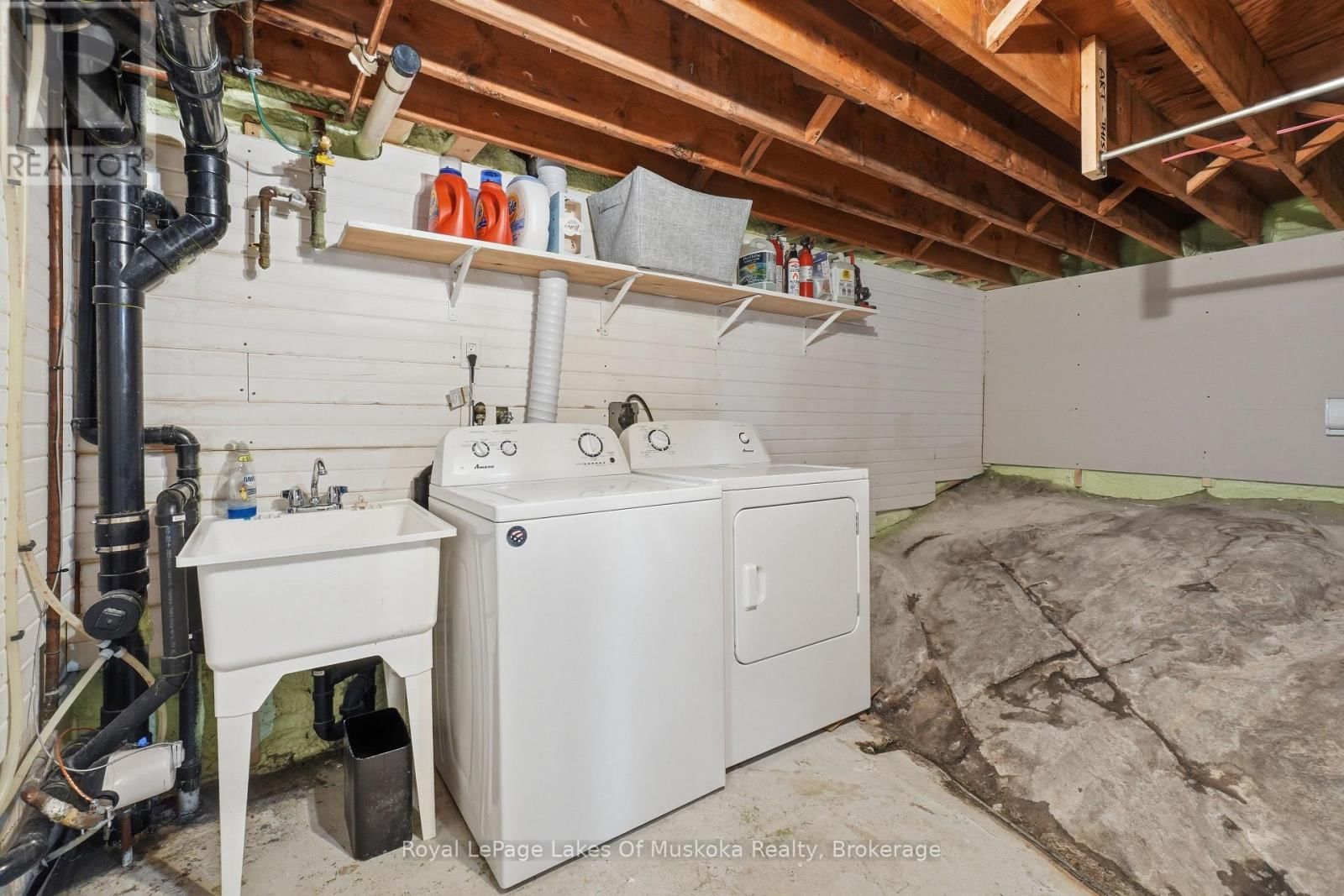 12 MANOMINEE STREET Image 24