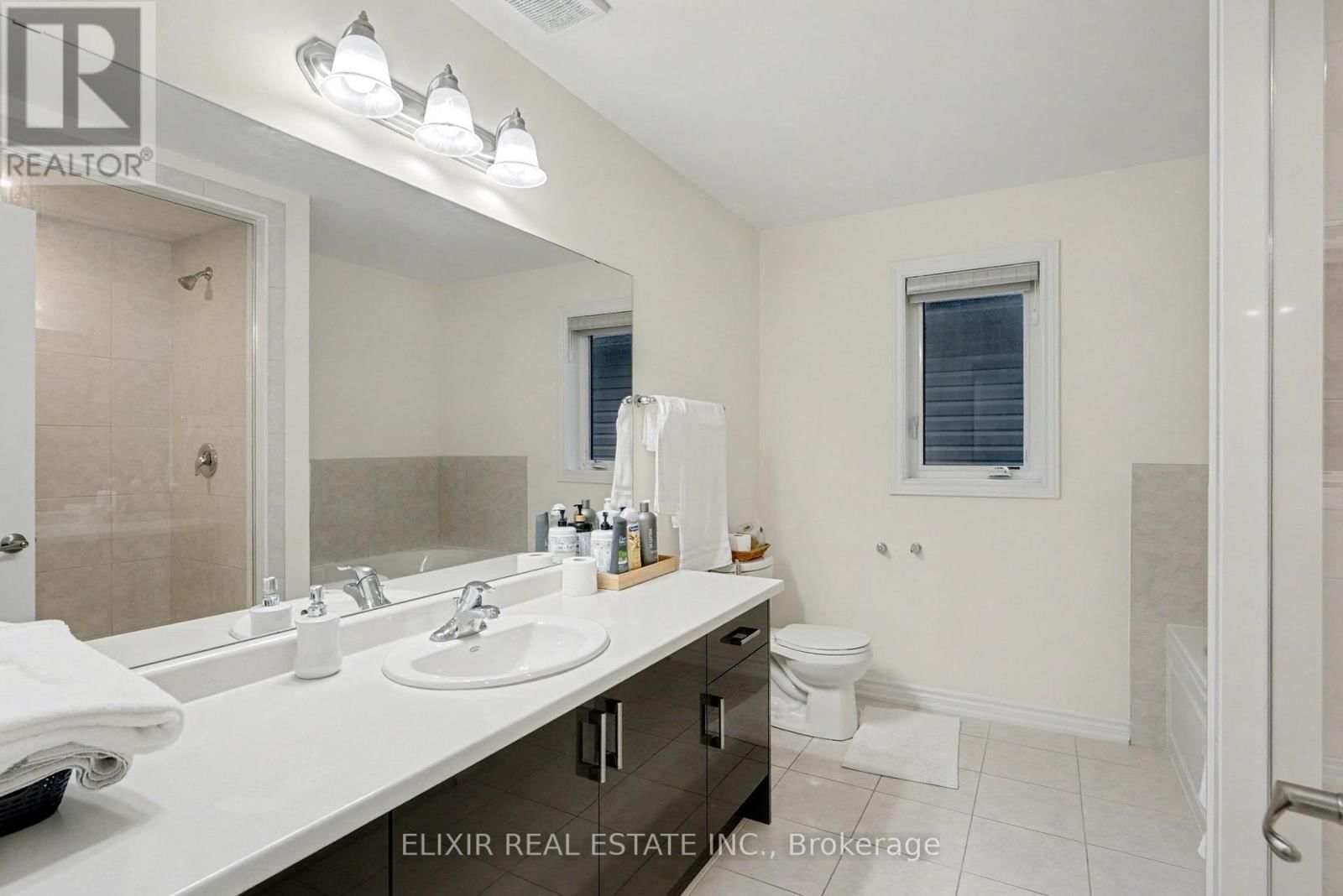 18 JENNER DRIVE Image 15