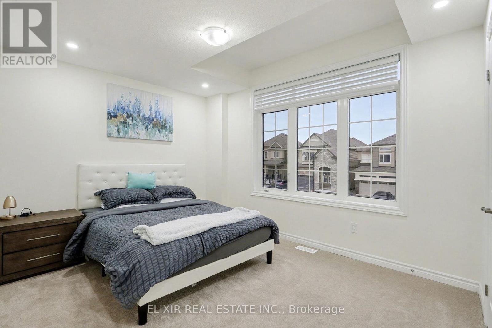 18 JENNER DRIVE Image 17