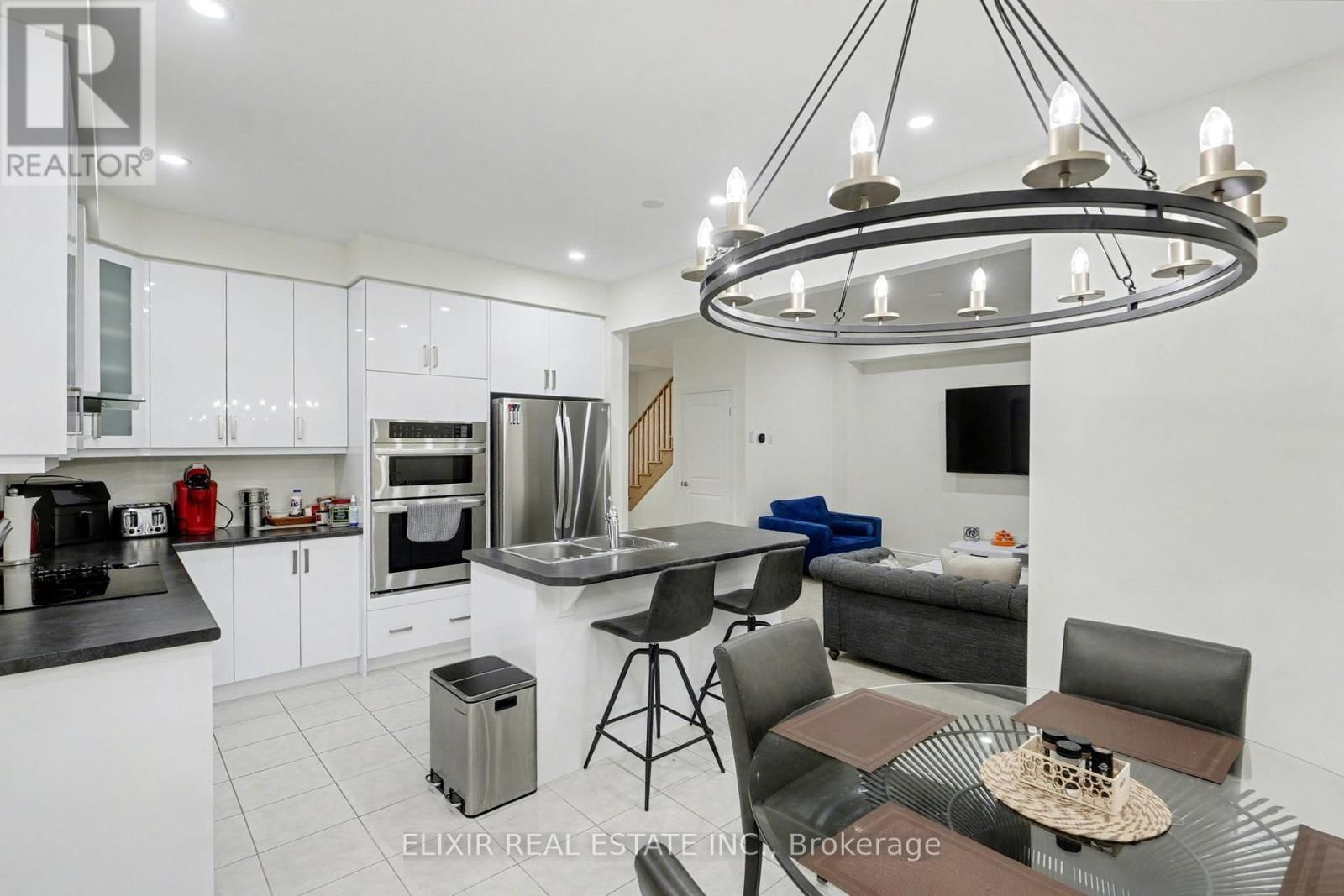 18 JENNER DRIVE Image 8