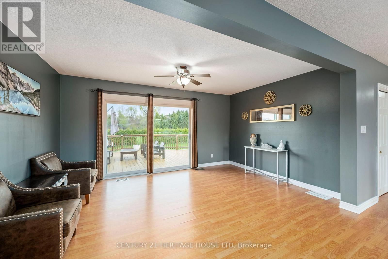 2720 CATHERINE STREET Image 9