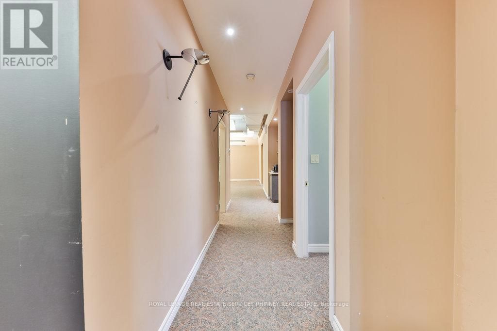 23 GRIFFIN STREET Image 16