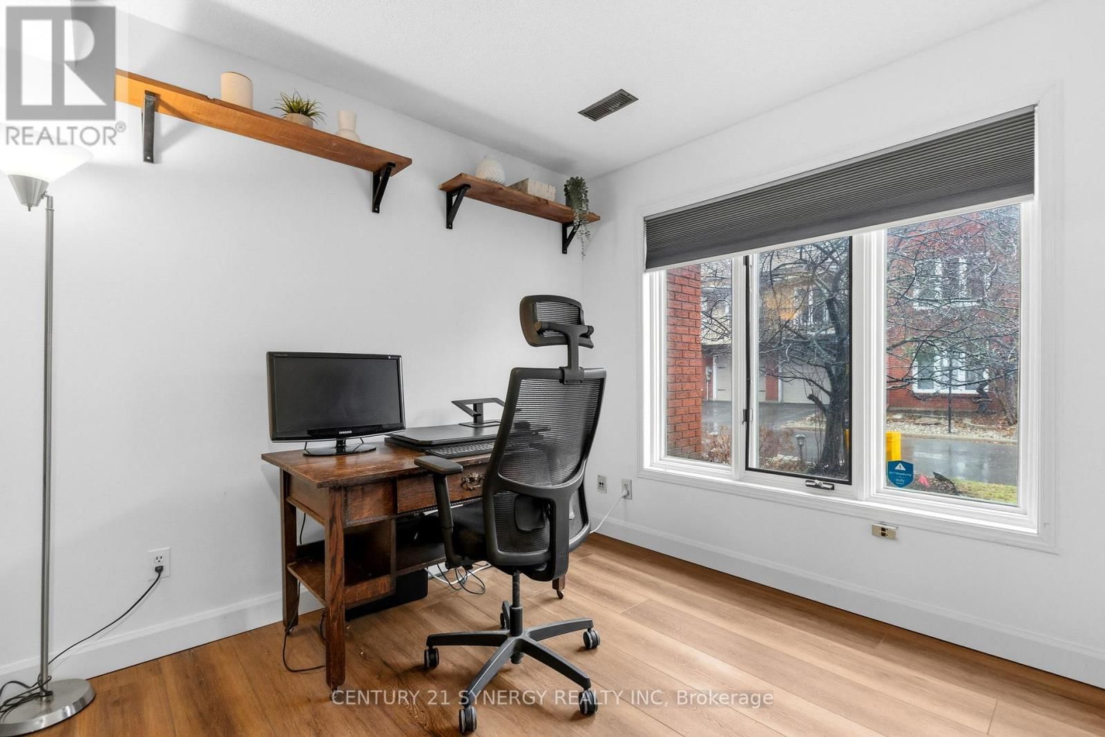 6 BERTON PLACE Image 9