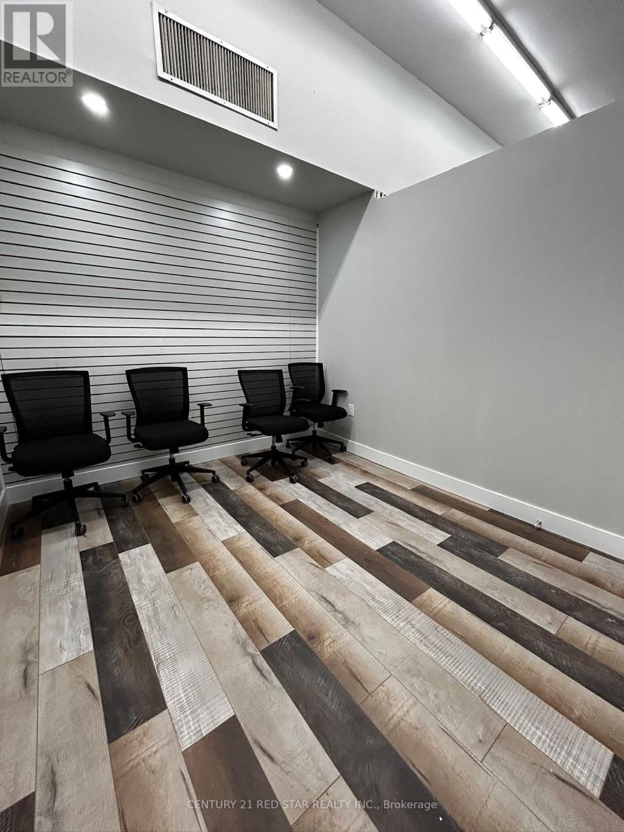 Main - 368 DUNDAS STREET Image 10