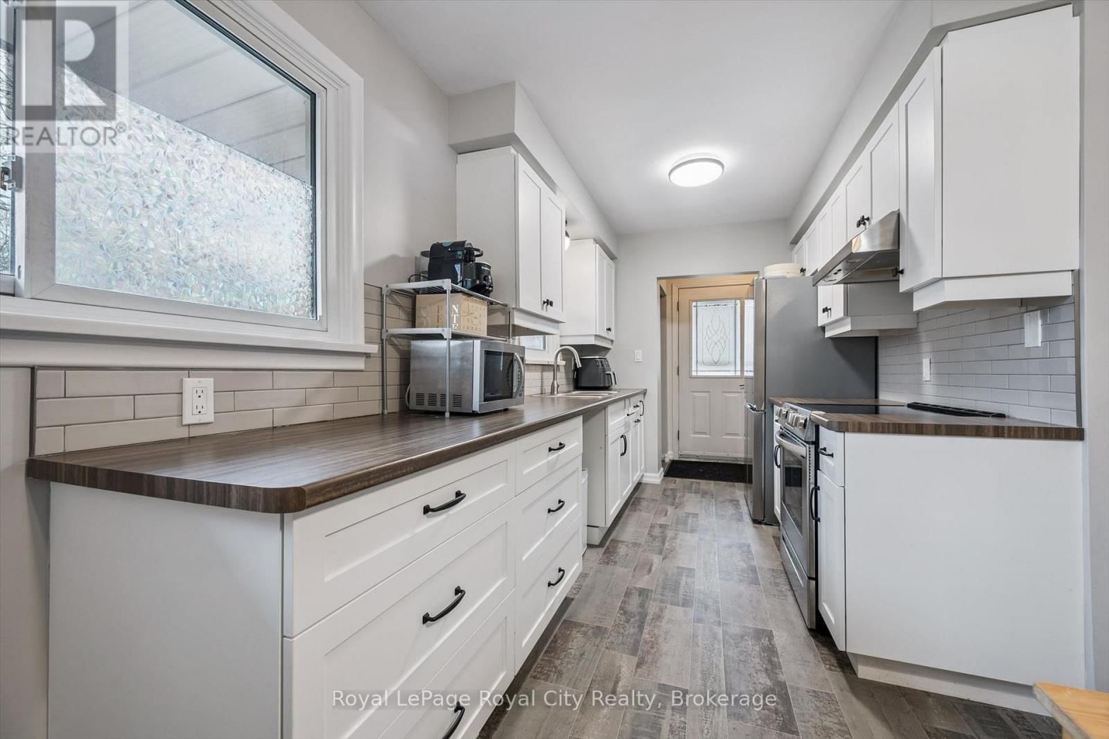 12 DELMAR BOULEVARD Image 9