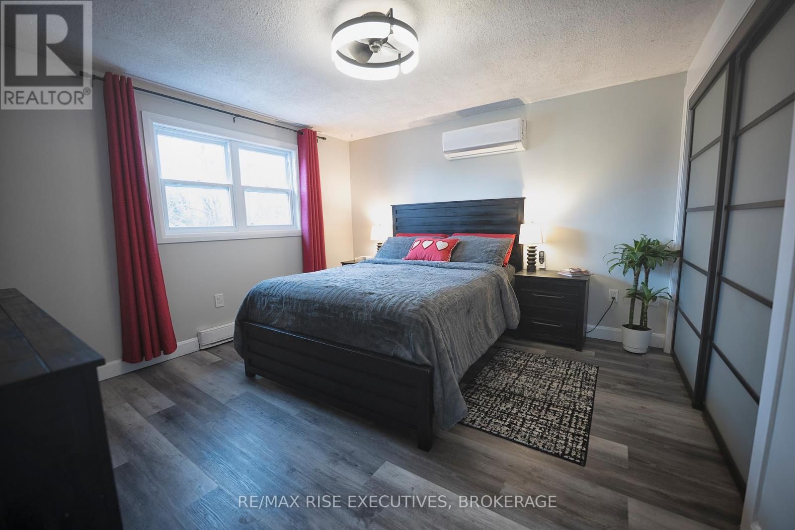 547 EWING STREET Image 12