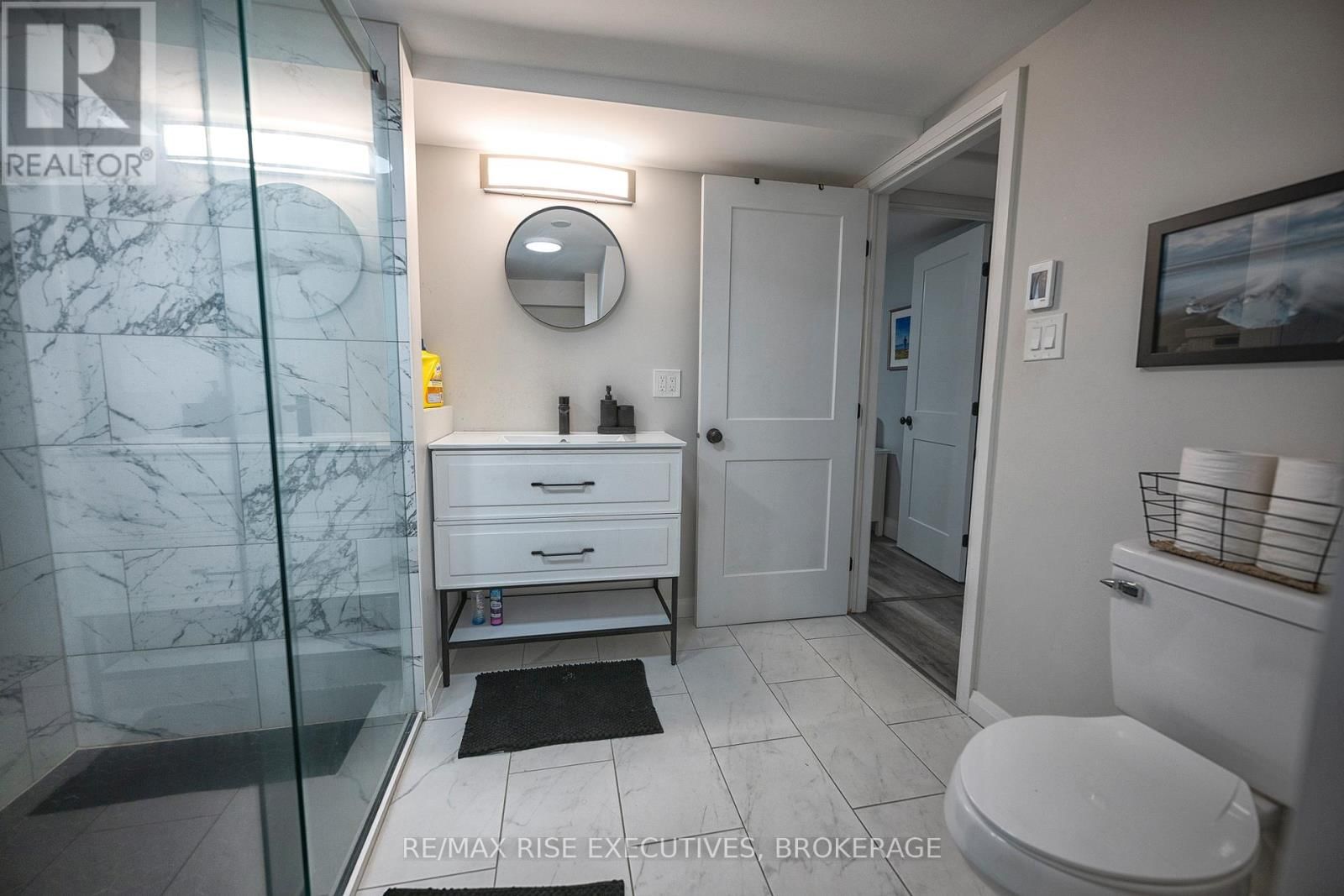 547 EWING STREET Image 19