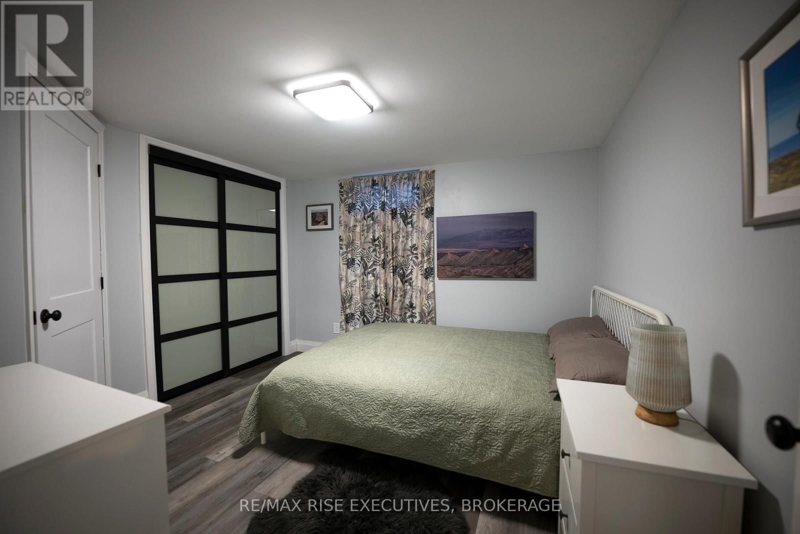 547 EWING STREET Image 21