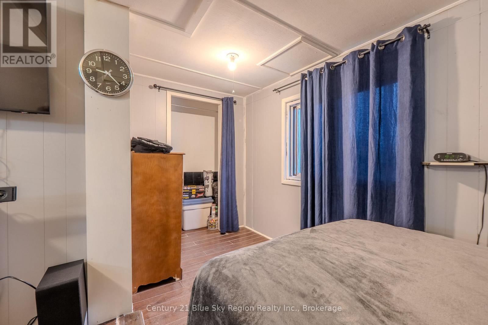 380 PARK AVENUE Image 35