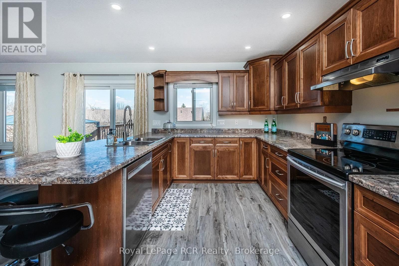 760 16TH STREET Image 9