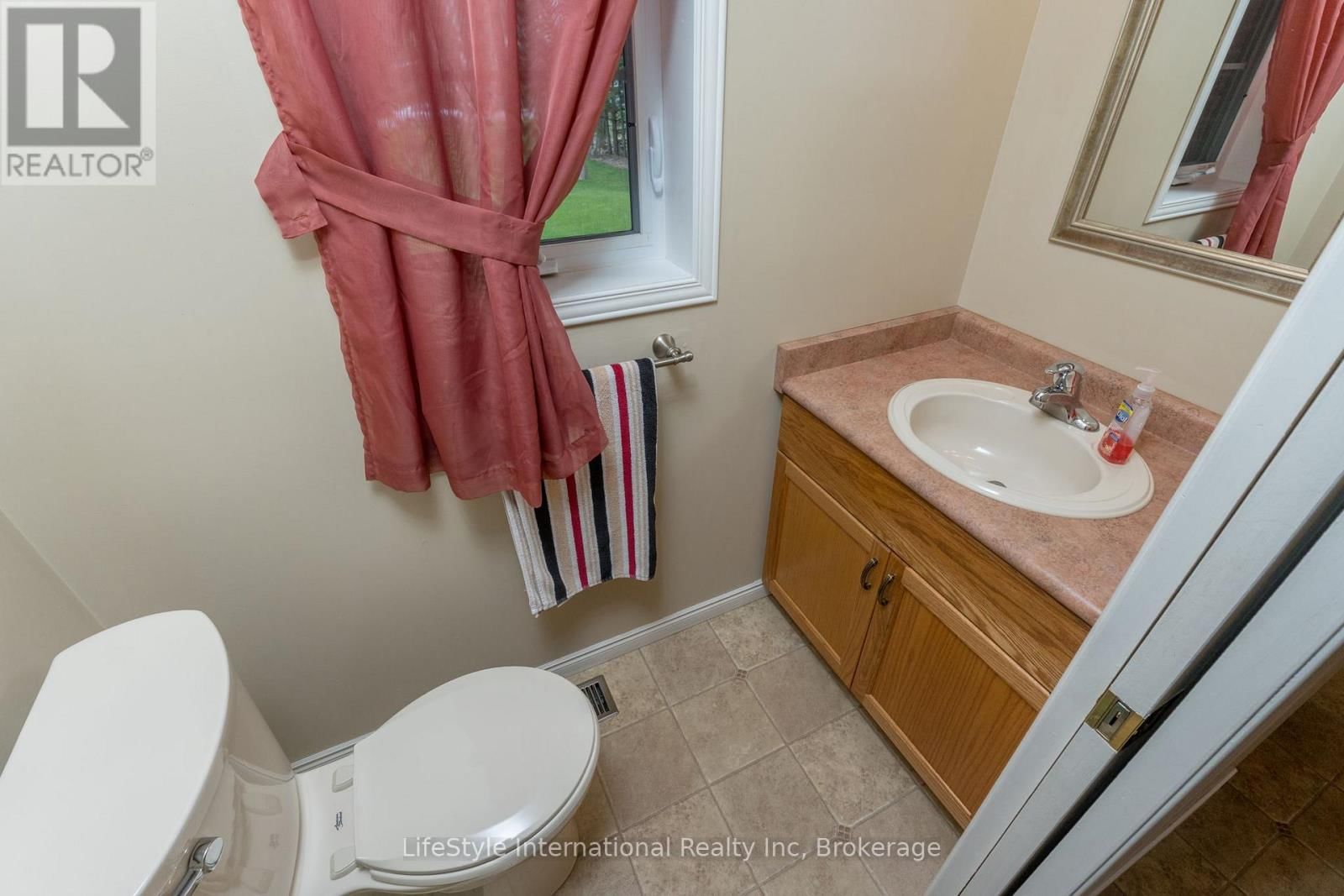 5601 FIFTH LINE Image 12