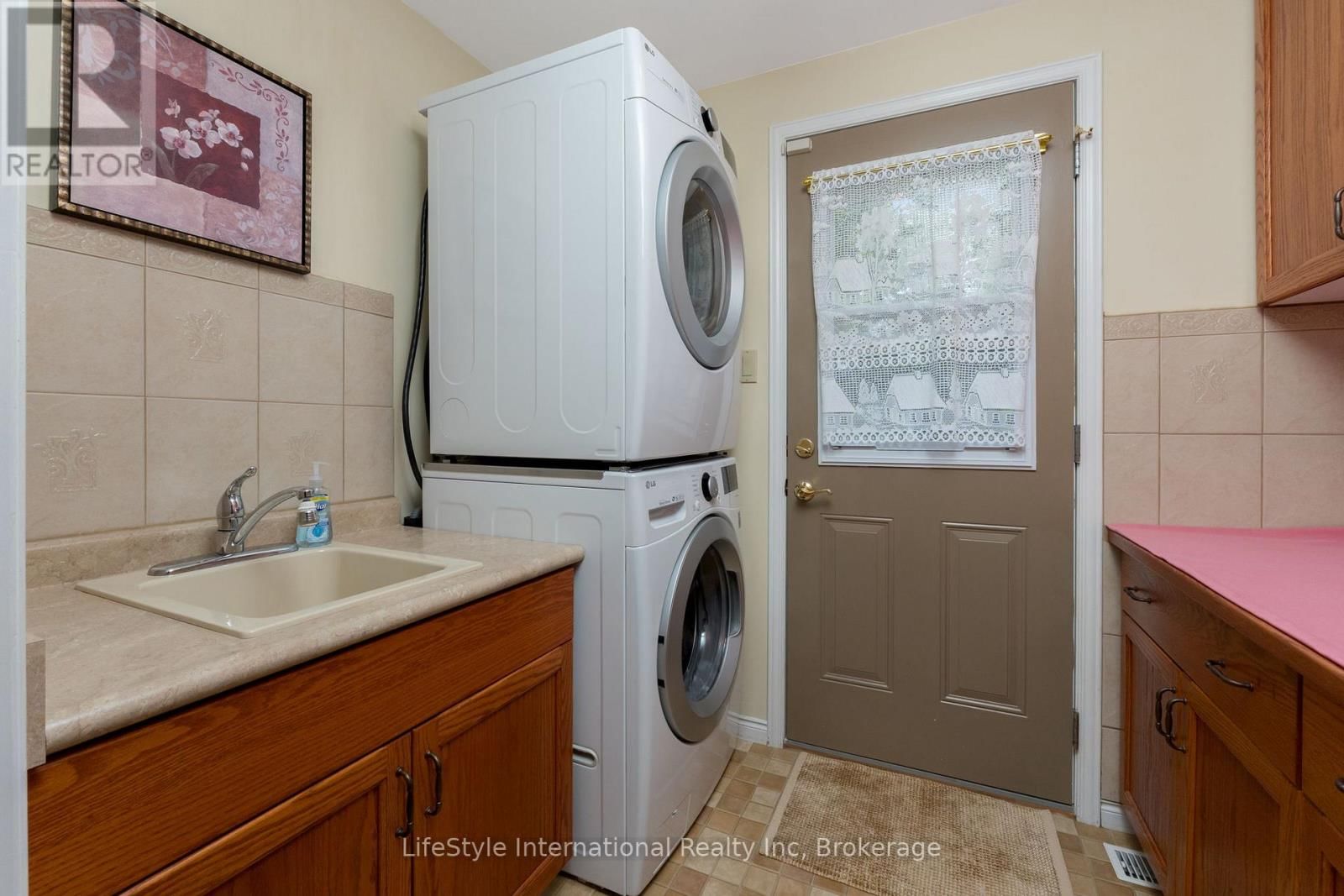 5601 FIFTH LINE Image 16