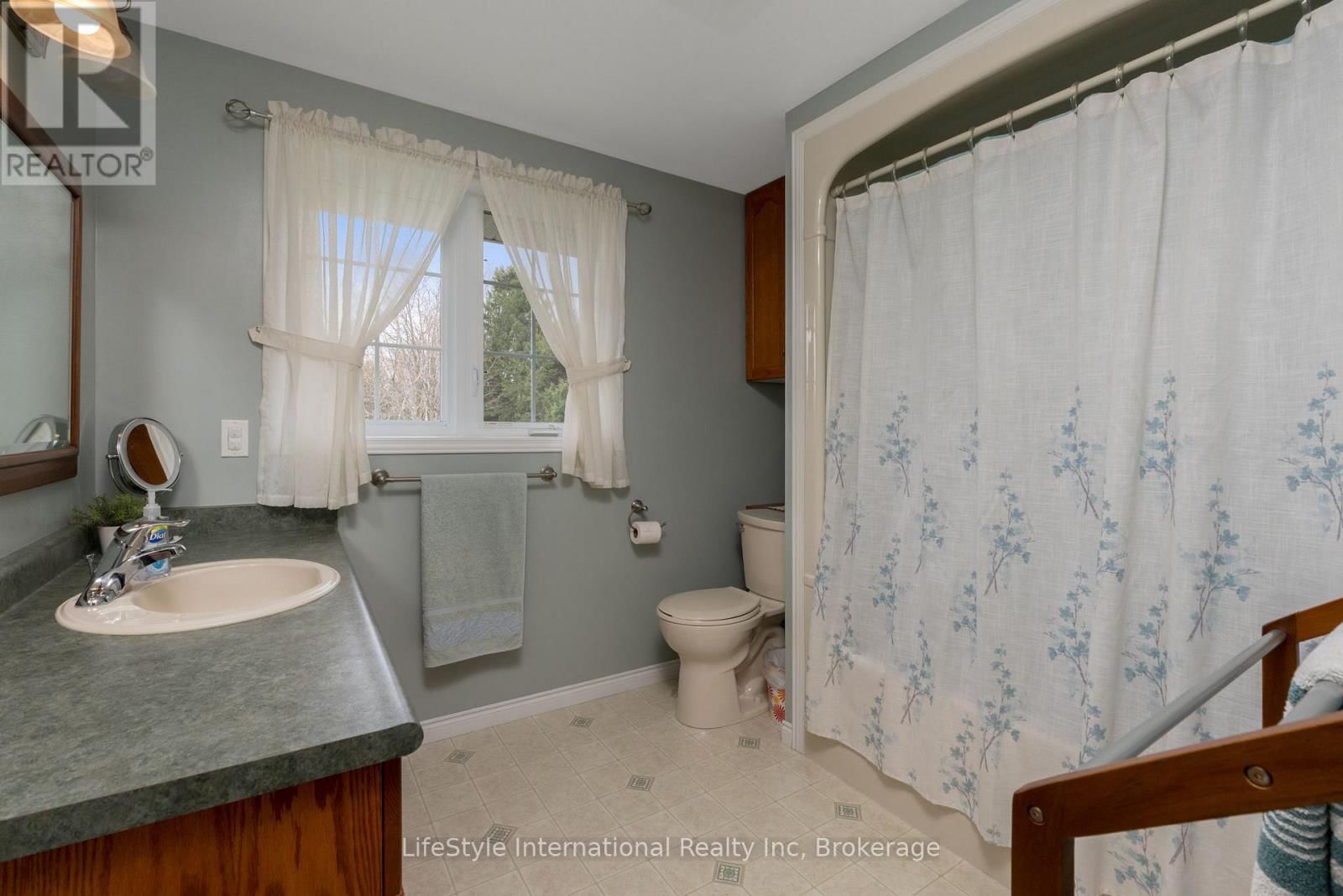 5601 FIFTH LINE Image 18