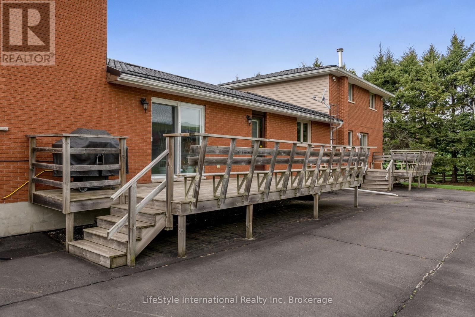 5601 FIFTH LINE Image 20