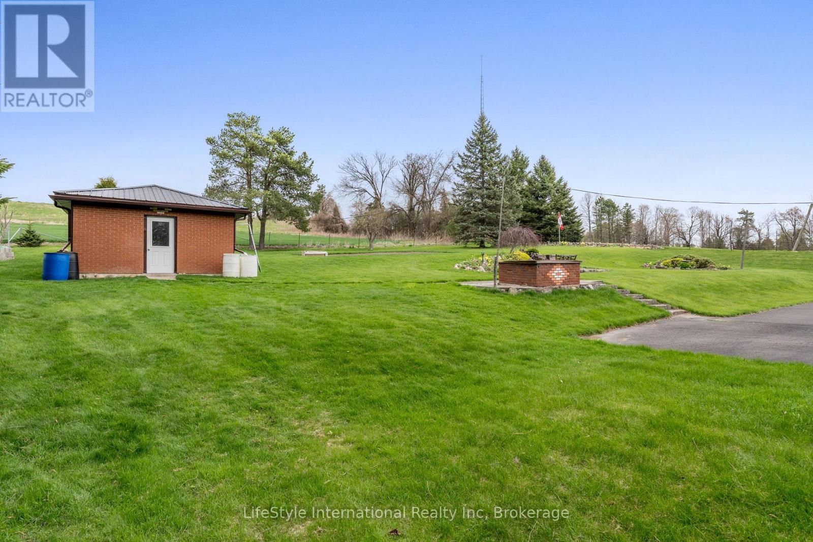 5601 FIFTH LINE Image 23