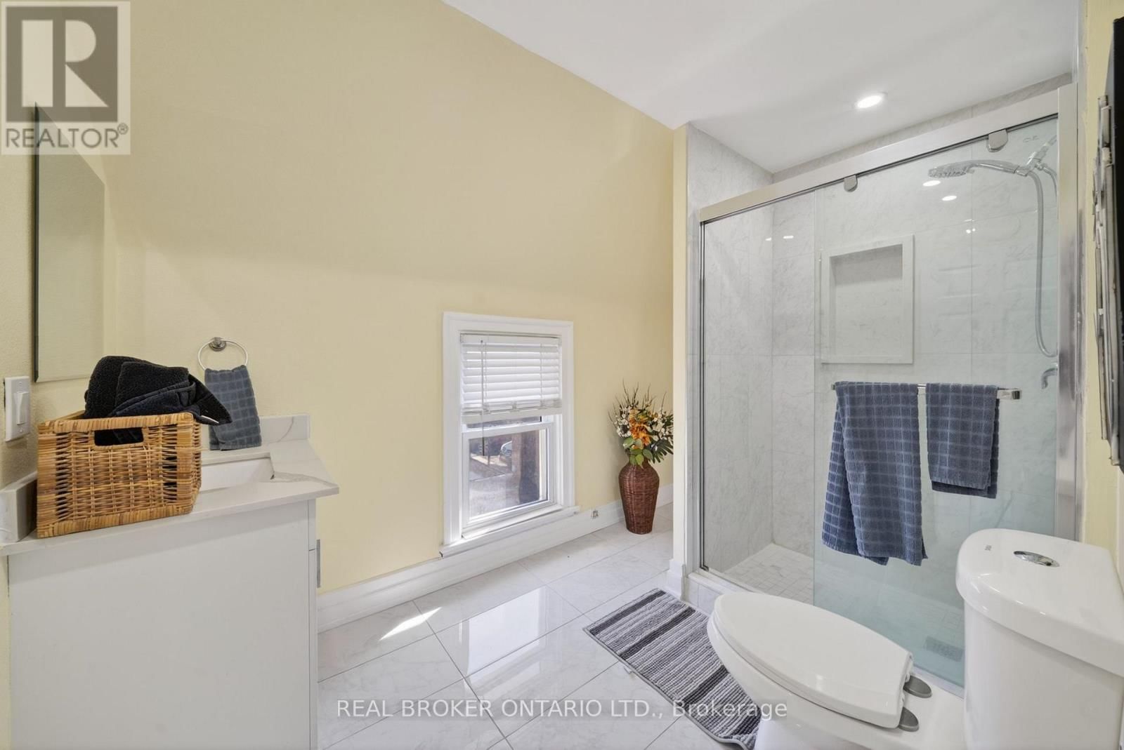 4475 FIRST AVENUE Image 20