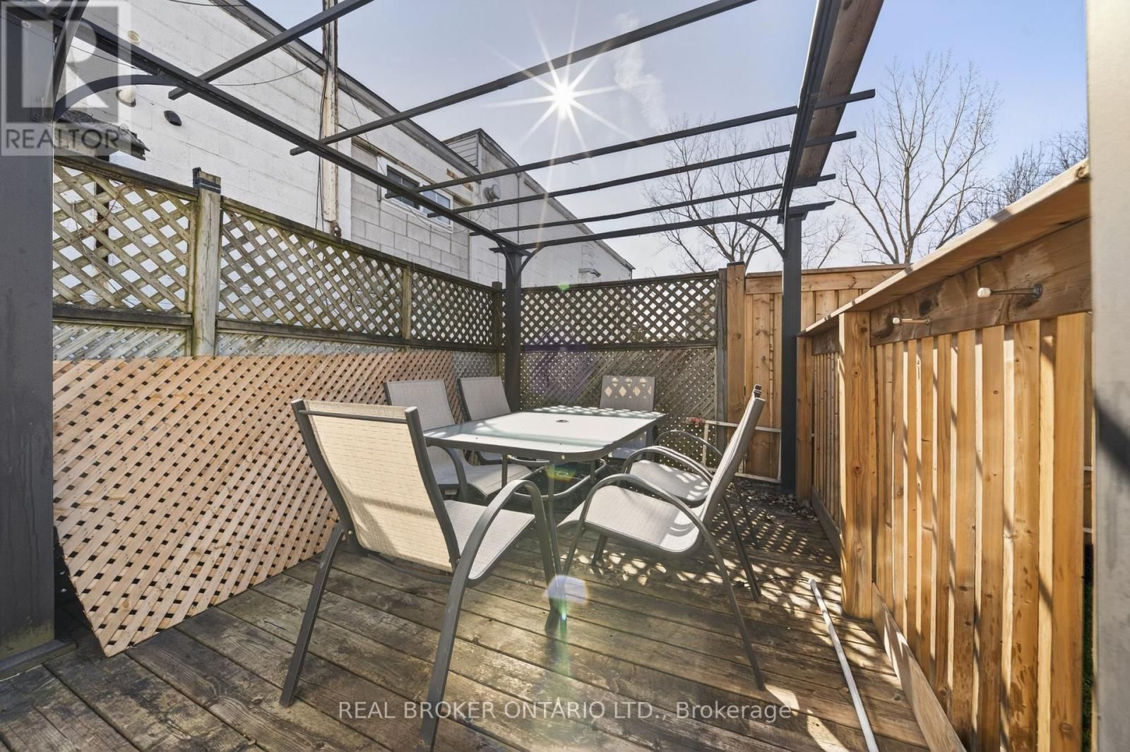 4475 FIRST AVENUE Image 22