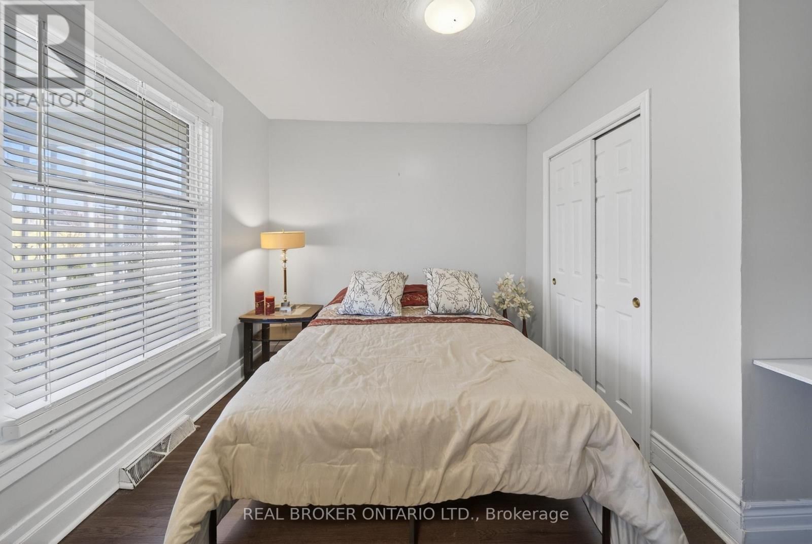 4475 FIRST AVENUE Image 6