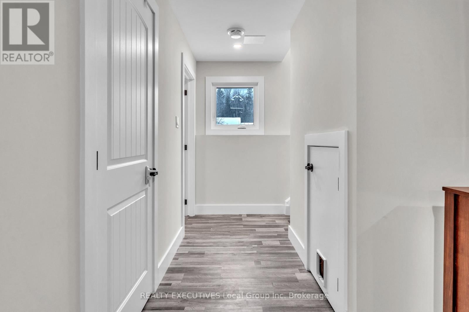 61 ASTOR STREET SOUTH Image 32