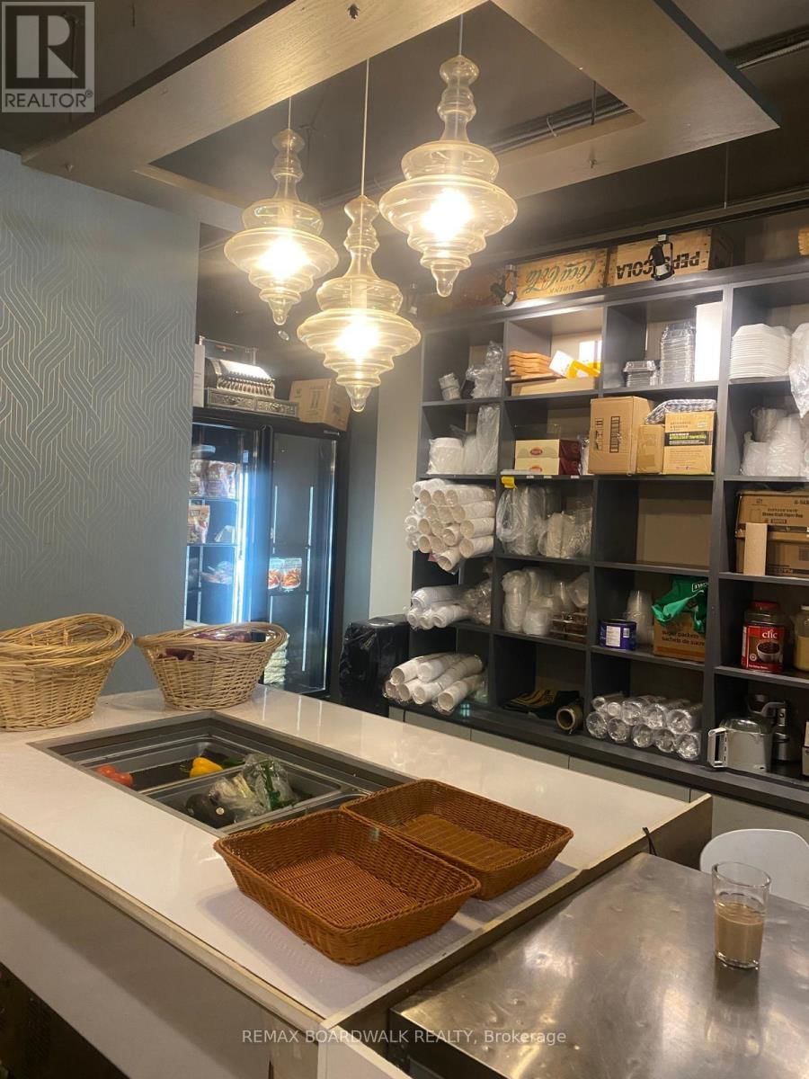 296 SOMERSET STREET EAST Image 10