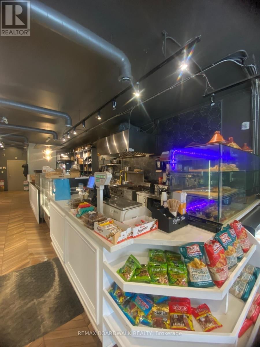 296 SOMERSET STREET EAST Image 5