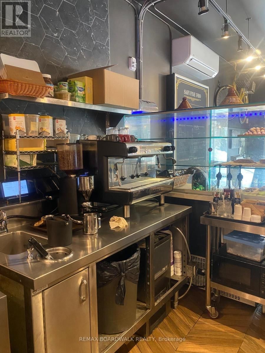 296 SOMERSET STREET EAST Image 9