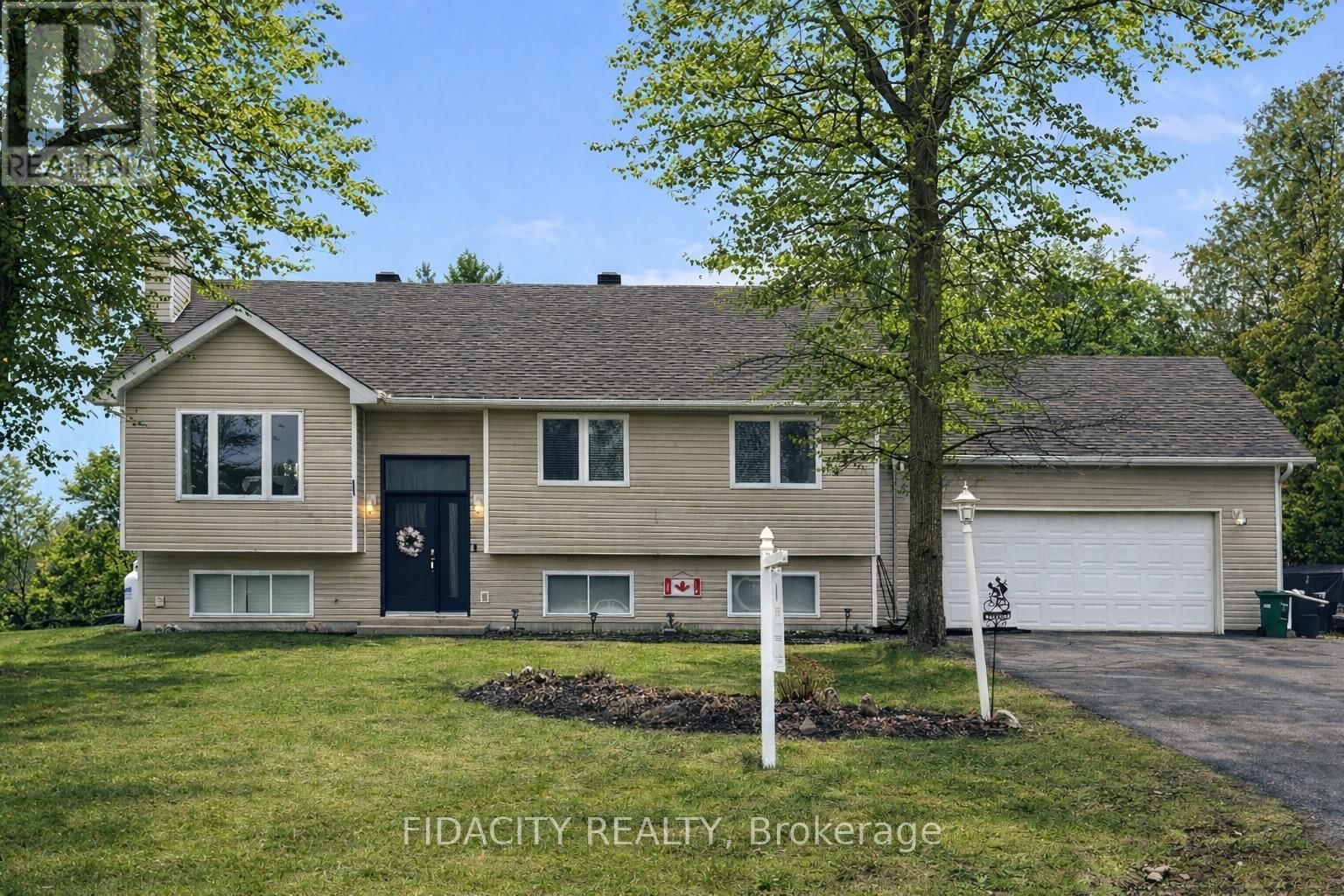 266 CLIFFORD CAMPBELL STREET Image 1