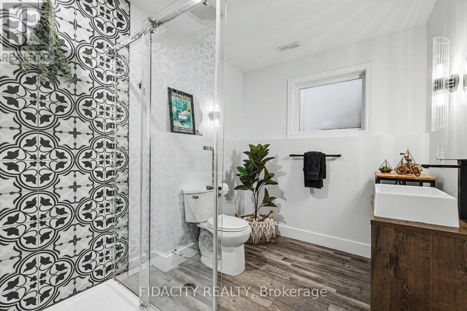 266 CLIFFORD CAMPBELL STREET Image 24