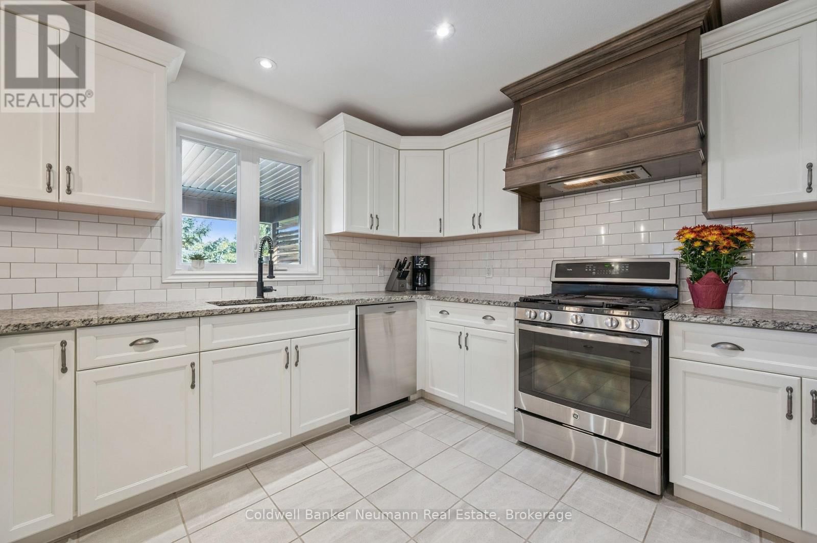 114 TIMBER TRAIL ROAD Image 11