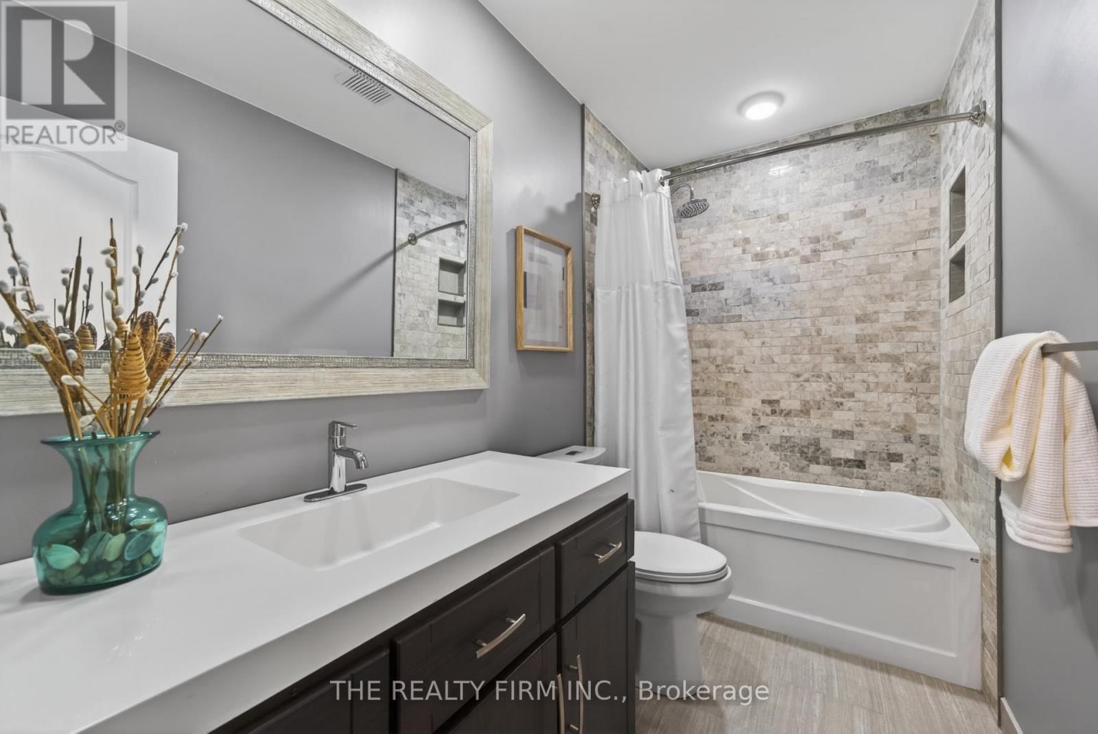 25 LA MANTIA AVENUE Image 23