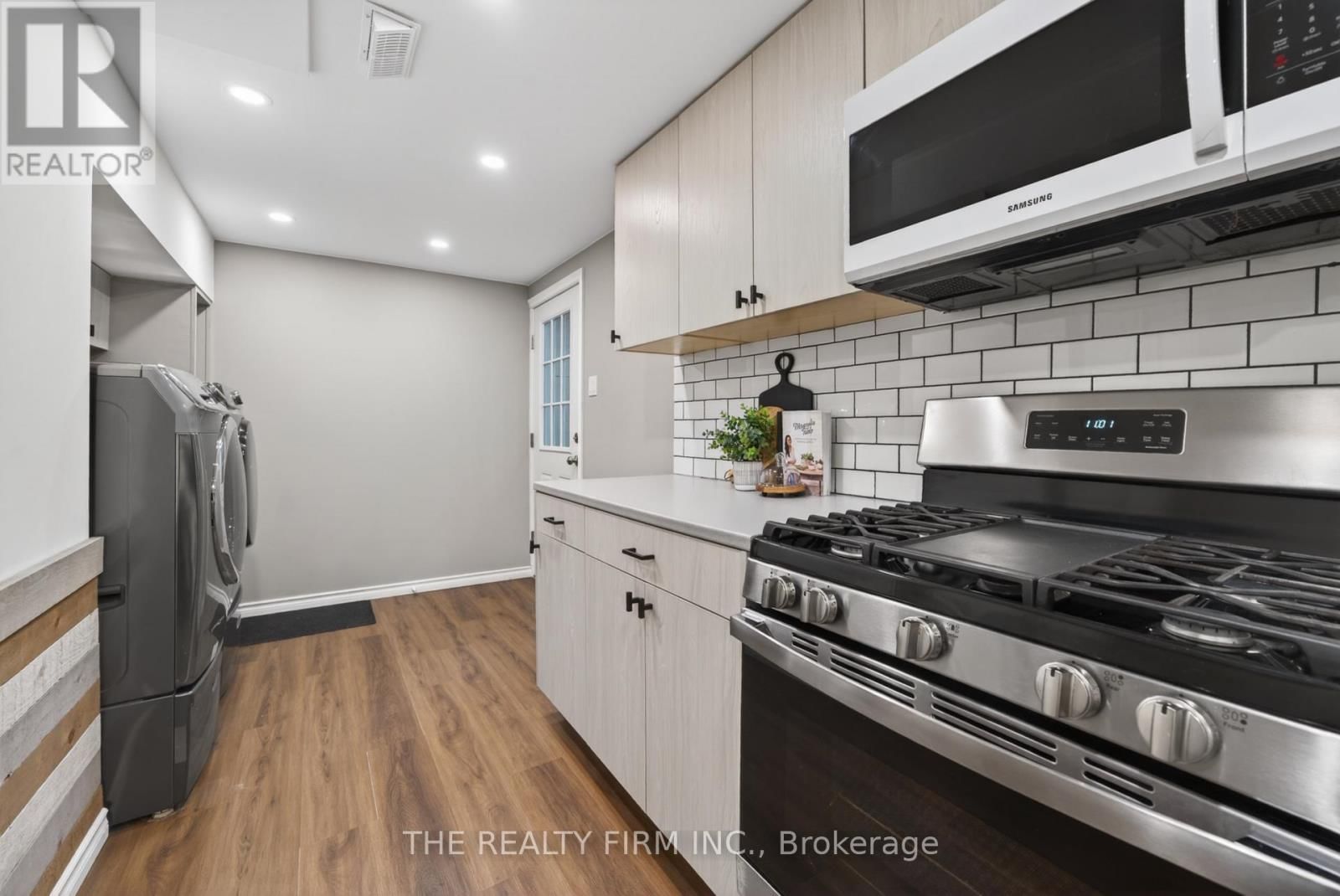 25 LA MANTIA AVENUE Image 29