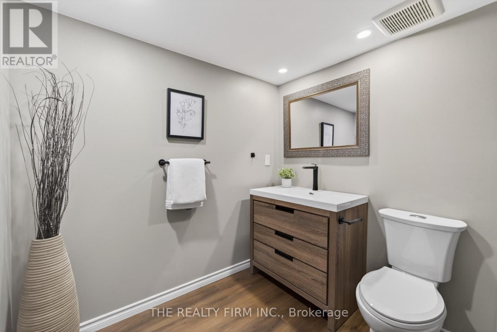 25 LA MANTIA AVENUE Image 31