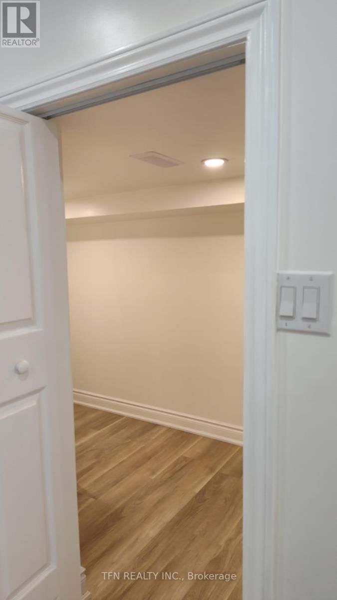 199 PORT CRESCENT Image 10