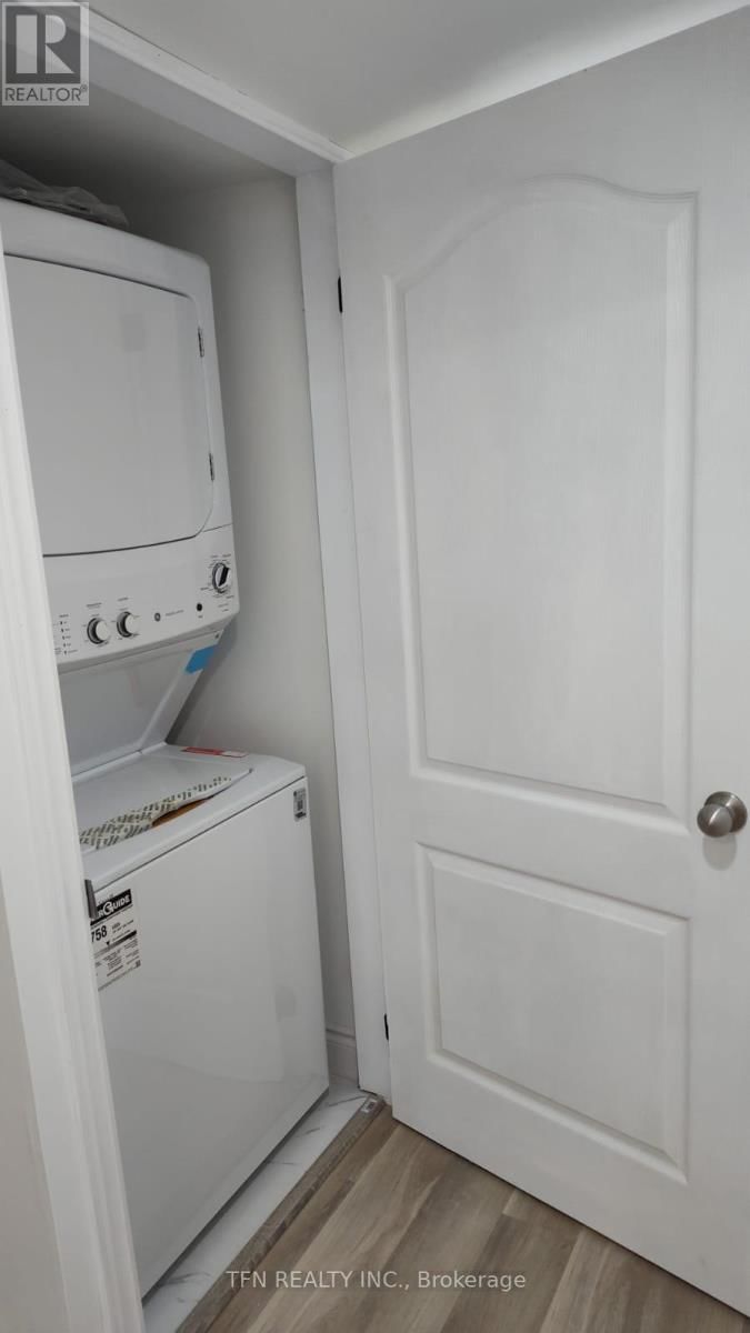 199 PORT CRESCENT Image 11