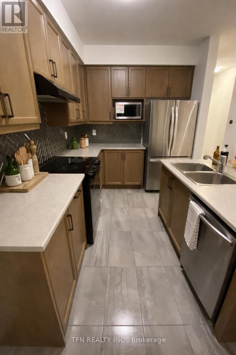 199 PORT CRESCENT Image 4