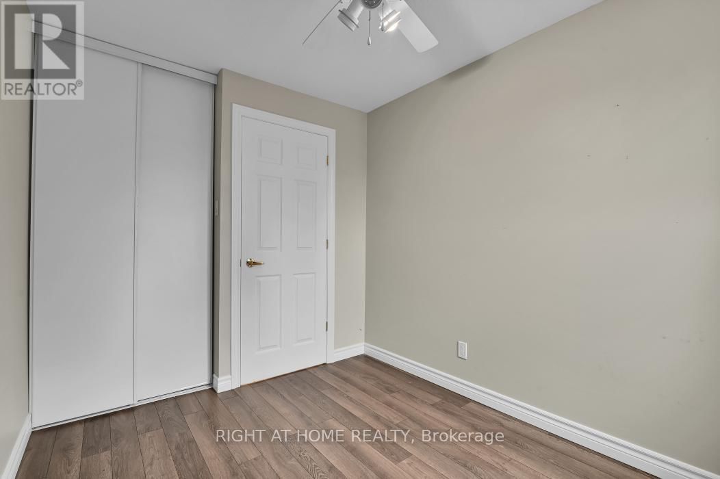 E - 1700 LAMOUREUX DRIVE Image 21