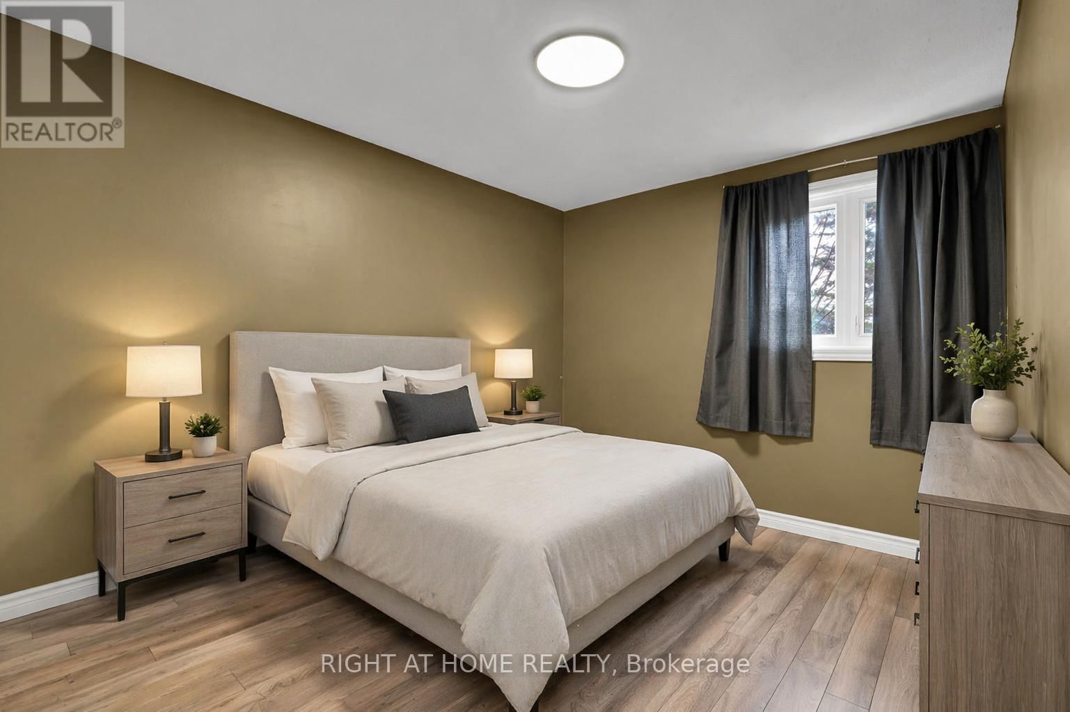 E - 1700 LAMOUREUX DRIVE Image 22