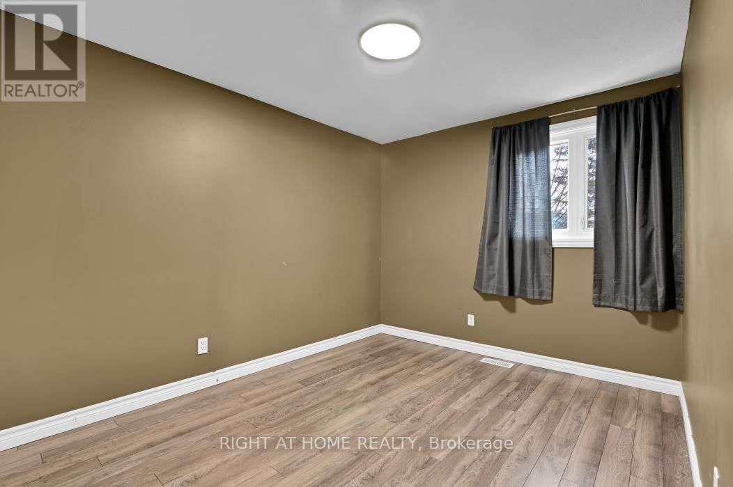 E - 1700 LAMOUREUX DRIVE Image 23