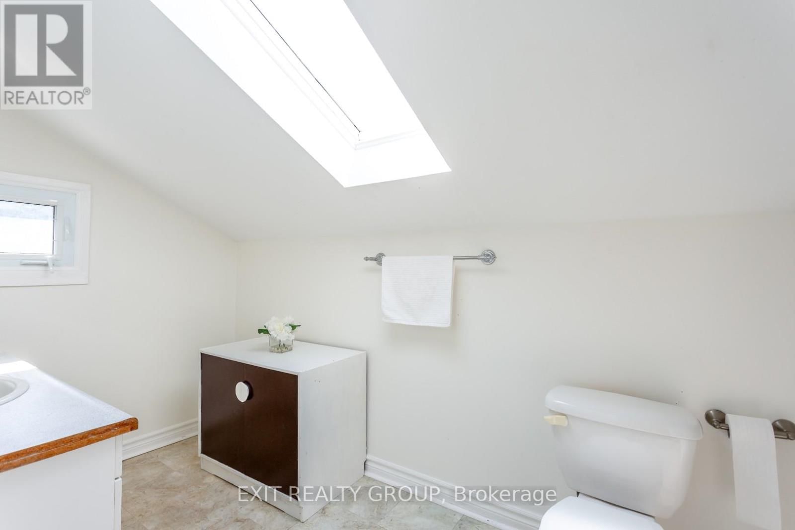 120 LORNE AVENUE Image 38