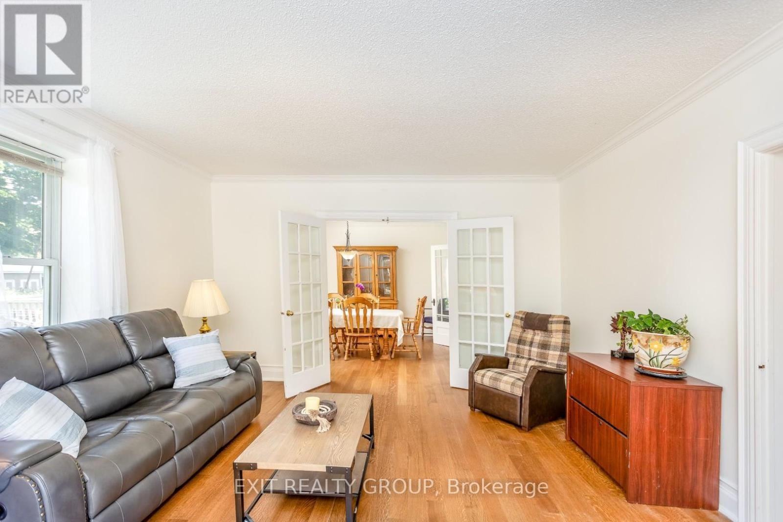 120 LORNE AVENUE Image 9