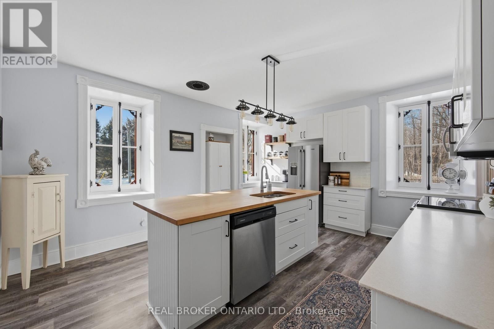 2090 BEACH ROAD Image 14