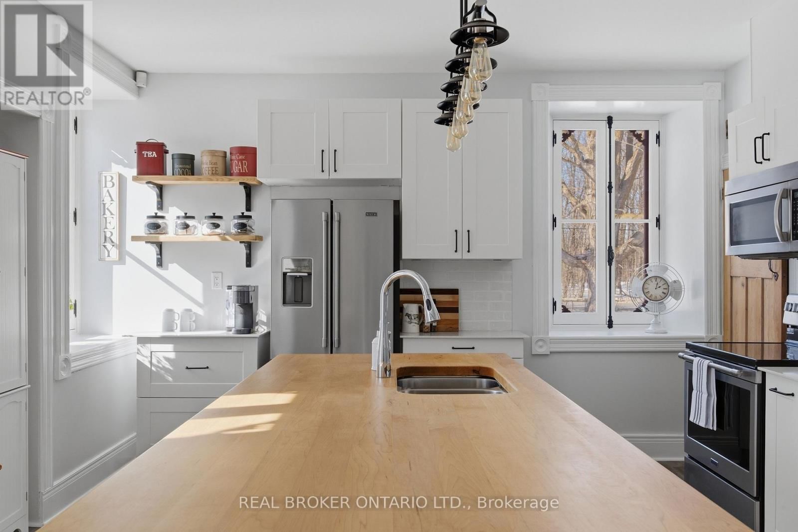 2090 BEACH ROAD Image 15