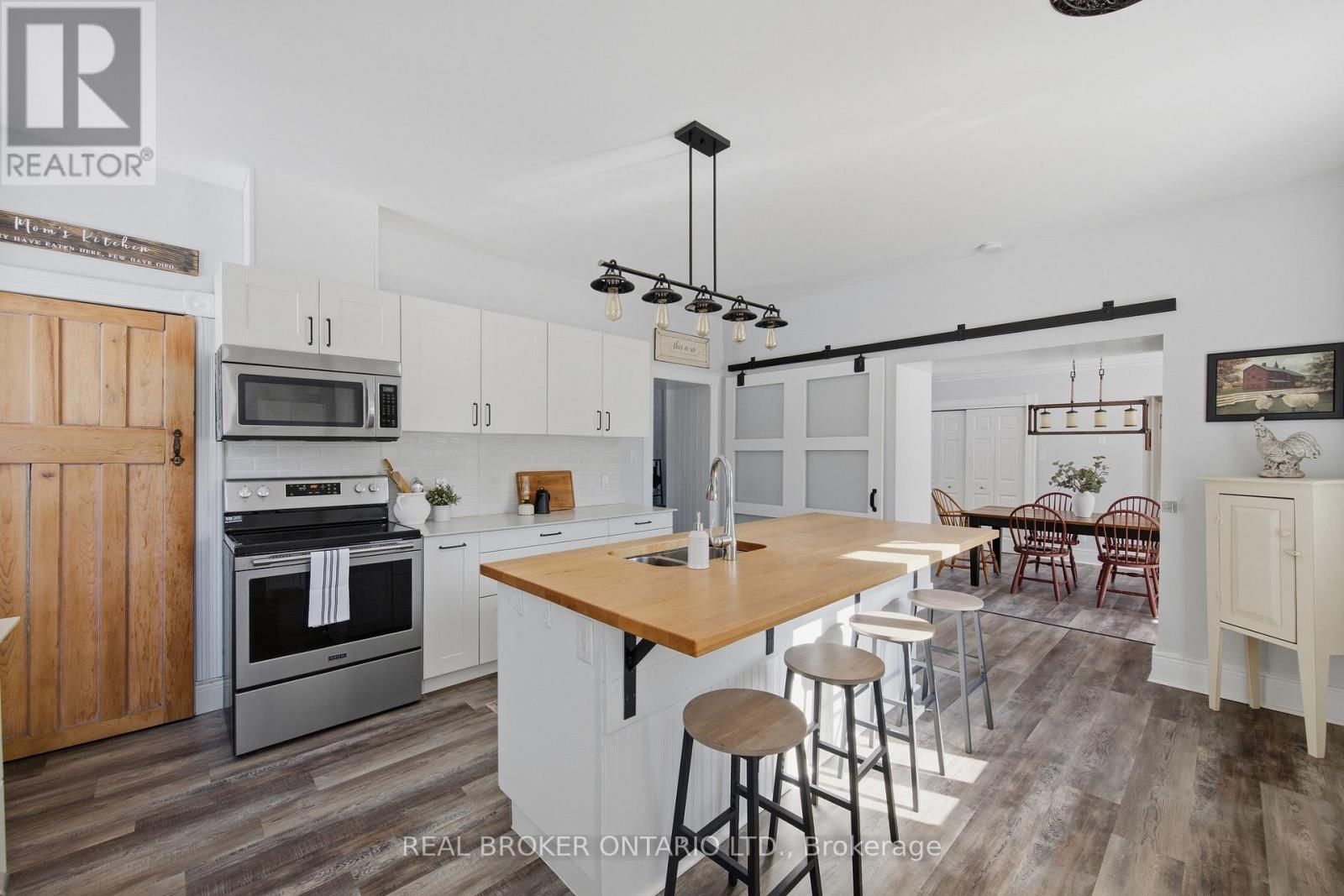 2090 BEACH ROAD Image 16