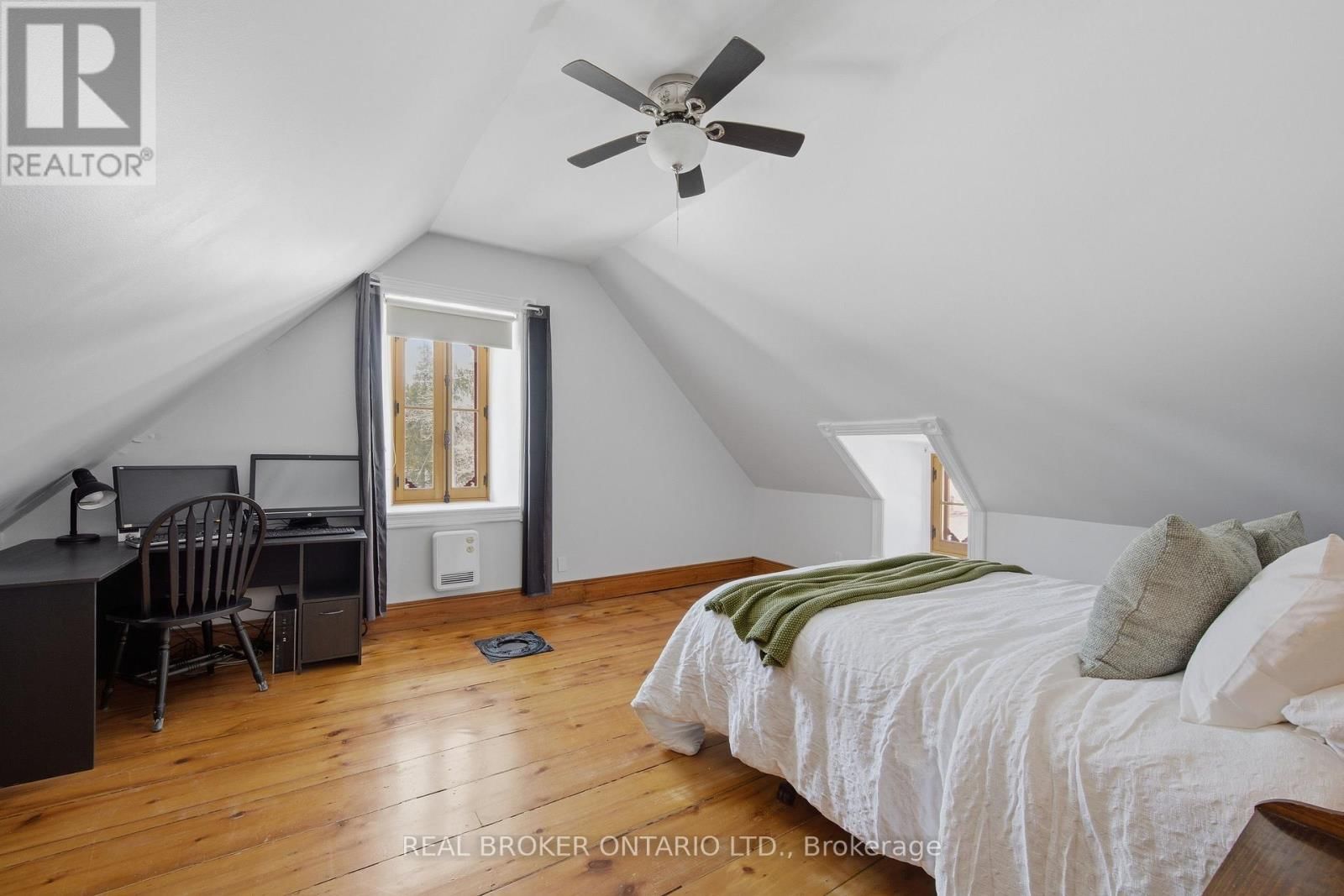 2090 BEACH ROAD Image 26